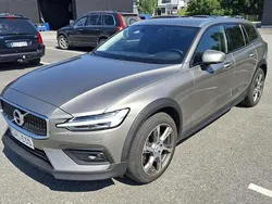 Käytetty 2021 Volvo V60 CC Farmari | 36 900 € (Perustarjous)