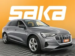 Harmaa Käytetty 2020 Audi e-tron Comfort Katumaasturi | 25 400 € (Perustarjous)