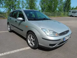 Harmaa Käytetty 2002 Ford Focus Viistoperä | 2 480 €