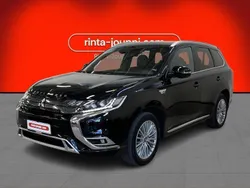 Käytetty 2020 Mitsubishi Outlander P-HEV Katumaasturi | 24 900 € (Hieman kallis)