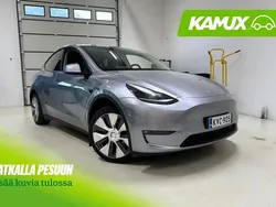 Hopea / harmaa Käytetty 2023 Tesla Model Y Katumaasturi | 36 900 € (Hieman kallis)