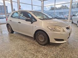 Hopea Käytetty 2007 Toyota Auris Sol Viistoperä | 4 500 € (Hyvä tarjous)