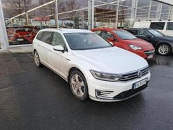 Valkoinen Käytetty 2018 VW Passat GTE Farmari | 14 800 € (Hyvä tarjous)