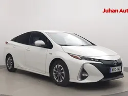 Valkoinen Käytetty 2017 Toyota Prius Active Viistoperä | 17 990 € (Supertarjous)