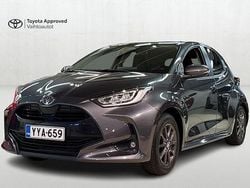 Harmaa Käytetty 2024 Toyota Yaris Plus Viistoperä | 22 890 € (Hieman kallis)