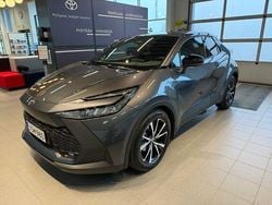 Harmaa Käytetty 2025 Toyota C-HR+ Katumaasturi | 37 400 €