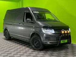 Hopea / harmaa Käytetty 2016 VW T6 Van | 35 900 €