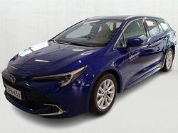 Sininen Käytetty 2024 Toyota Corolla Anniversary Farmari | 32 500 € (Hieman kallis)