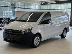 Valkoinen Käytetty 2023 Mercedes Vito Tila-auto | 36 990 € (Supertarjous)