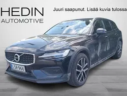 Käytetty 2019 Volvo V60 CC Business Edition Farmari | 27 900 € (Perustarjous)