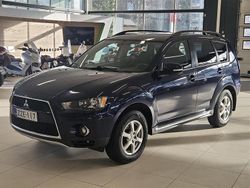 Sininen Käytetty 2011 Mitsubishi Outlander Intense Katumaasturi | 8 990 € (Perustarjous)