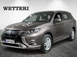 Ruskea Käytetty 2021 Mitsubishi Outlander P-HEV Instyle Katumaasturi | 24 900 € (Perustarjous)