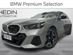Harmaa Käytetty 2025 BMW i5 Comfort Edition Sedan | 86 990 € (Supertarjous)