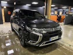 Käytetty 2020 Mitsubishi Outlander P-HEV Active Katumaasturi | 22 600 € (Perustarjous)