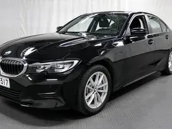 Musta Käytetty 2021 BMW 330e Sedan | 29 900 € (Hyvä tarjous)
