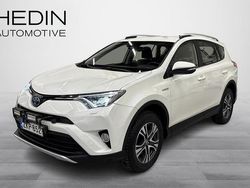 Valkoinen Käytetty 2016 Toyota RAV4 Hybrid Active Katumaasturi | 18 790 € (Perustarjous)