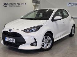 Valkoinen Käytetty 2024 Toyota Yaris Active Viistoperä | 22 890 € (Hieman kallis)
