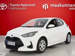 Valkoinen Käytetty 2021 Toyota Yaris Hybrid Active Viistoperä | 15 990 € (Perustarjous)