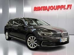 Harmaa Käytetty 2021 VW Passat GTE Farmari | 22 270 € (Hieman kallis)