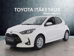 Valkoinen Käytetty 2023 Toyota Yaris Active Viistoperä | 21 390 € (Perustarjous)