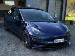 Käytetty 2021 Tesla Model 3 Performance Sedan | 28 800 € (Perustarjous)