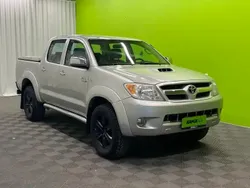Hopea / harmaa Käytetty 2007 Toyota HiLux Nouto | 16 960 € (Perustarjous)