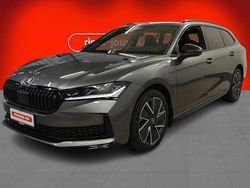 Harmaa Uusi 2025 Skoda Superb SportLine Farmari | 51 900 € (Kallis)