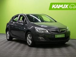 Hopea / harmaa Käytetty 2012 Opel Astra Enjoy Sedan | 8 480 € (Hyvä tarjous)