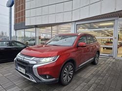 Punainen Käytetty 2021 Mitsubishi Outlander Active Katumaasturi | 23 900 € (Hyvä tarjous)