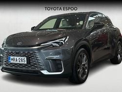 Käytetty 2024 Lexus LBX Launch Edition Katumaasturi | 34 990 € (Perustarjous)