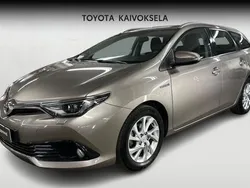 Ruskea (beige) Käytetty 2016 Toyota Auris Touring Sports Active Farmari | 17 490 € (Perustarjous)