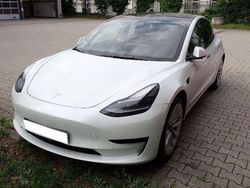 Valkoinen Käytetty 2022 Tesla Model 3 Standard Range Plus Sedan | 30 900 € (Hieman kallis)