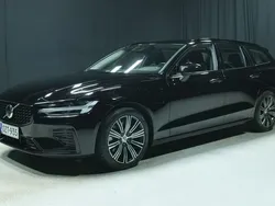 Musta Käytetty 2023 Volvo V60 Performance Farmari | 46 800 € (Perustarjous)