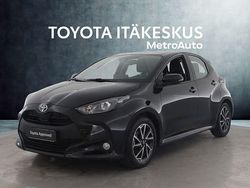Musta Käytetty 2024 Toyota Yaris Active Viistoperä | 23 590 € (Hieman kallis)