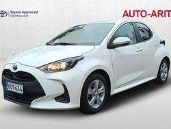 Valkoinen Käytetty 2022 Toyota Yaris Active Viistoperä | 18 900 € (Perustarjous)