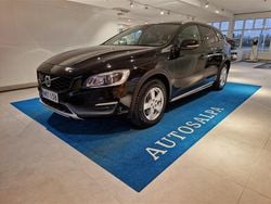 Käytetty 2016 Volvo V60 CC Business Edition Farmari | 21 900 € (Hieman kallis)