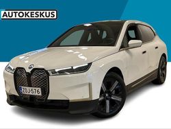 Valkoinen Käytetty 2022 BMW iX Katumaasturi | 39 990 € (Perustarjous)