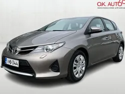 Ruskea Käytetty 2014 Toyota Auris Life Viistoperä | 11 700 € (Perustarjous)