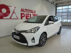 Valkoinen Käytetty 2017 Toyota Yaris Multidrive S Viistoperä | 14 890 € (Perustarjous)