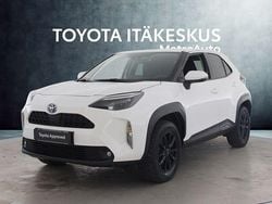 Valkoinen Käytetty 2021 Toyota Yaris Cross Active Katumaasturi | 22 990 € (Perustarjous)