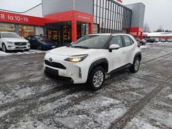 Valkoinen Käytetty 2024 Toyota Yaris Cross Active Katumaasturi | 25 900 € (Hyvä tarjous)