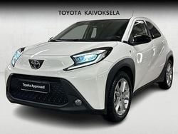 Valkoinen Käytetty 2024 Toyota Aygo X Multidrive S Katumaasturi | 17 490 € (Hieman kallis)