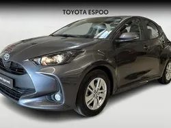 Harmaa Käytetty 2024 Toyota Yaris Active Viistoperä | 22 790 € (Hieman kallis)