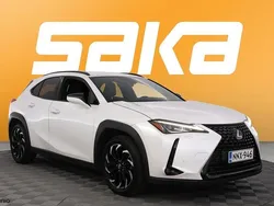 Käytetty 2019 Lexus UX 250h Katumaasturi | 26 400 € (Perustarjous)