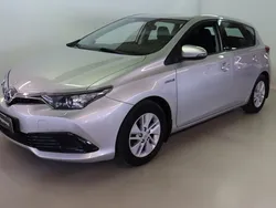Käytetty 2017 Toyota Auris Hybrid Edition Viistoperä | 13 490 € (Perustarjous)