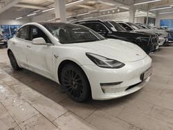 Käytetty 2020 Tesla Model 3 Sedan | 25 370 € (Hyvä tarjous)