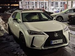 Valkoinen Käytetty 2023 Lexus UX 250h Katumaasturi | 32 800 € (Perustarjous)