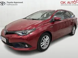Punainen Käytetty 2018 Toyota Auris Touring Sports Active Farmari | 16 400 € (Perustarjous)