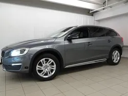 Harmaa Käytetty 2017 Volvo V60 CC Business Edition Farmari | 21 900 € (Perustarjous)