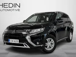 Käytetty 2020 Mitsubishi Outlander P-HEV Invite Katumaasturi | 17 990 € (Perustarjous)